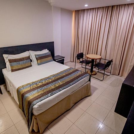 Like Ue Hotel Гоянія Екстер'єр фото