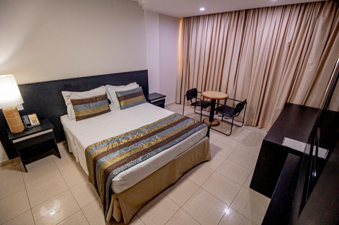 Like Ue Hotel Гоянія Екстер'єр фото