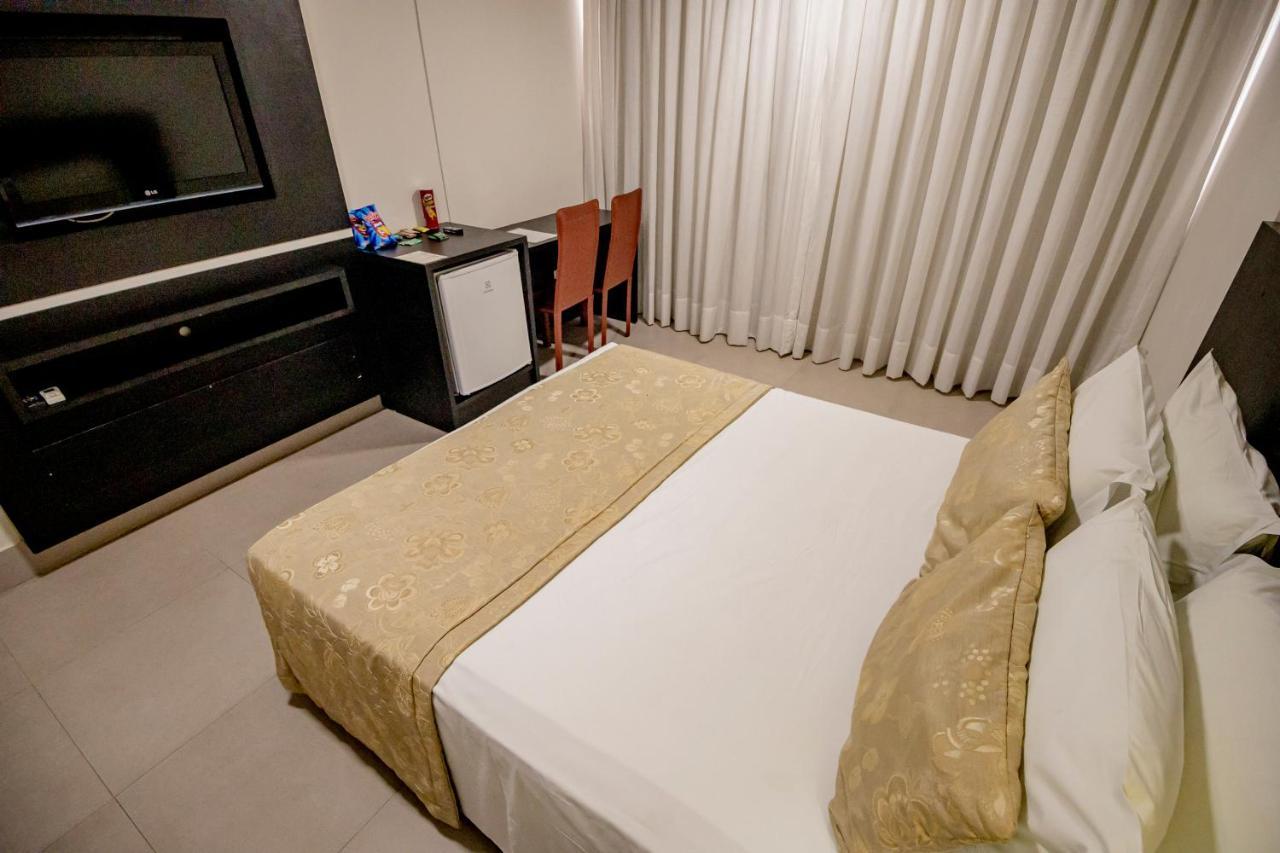 Like Ue Hotel Гоянія Екстер'єр фото