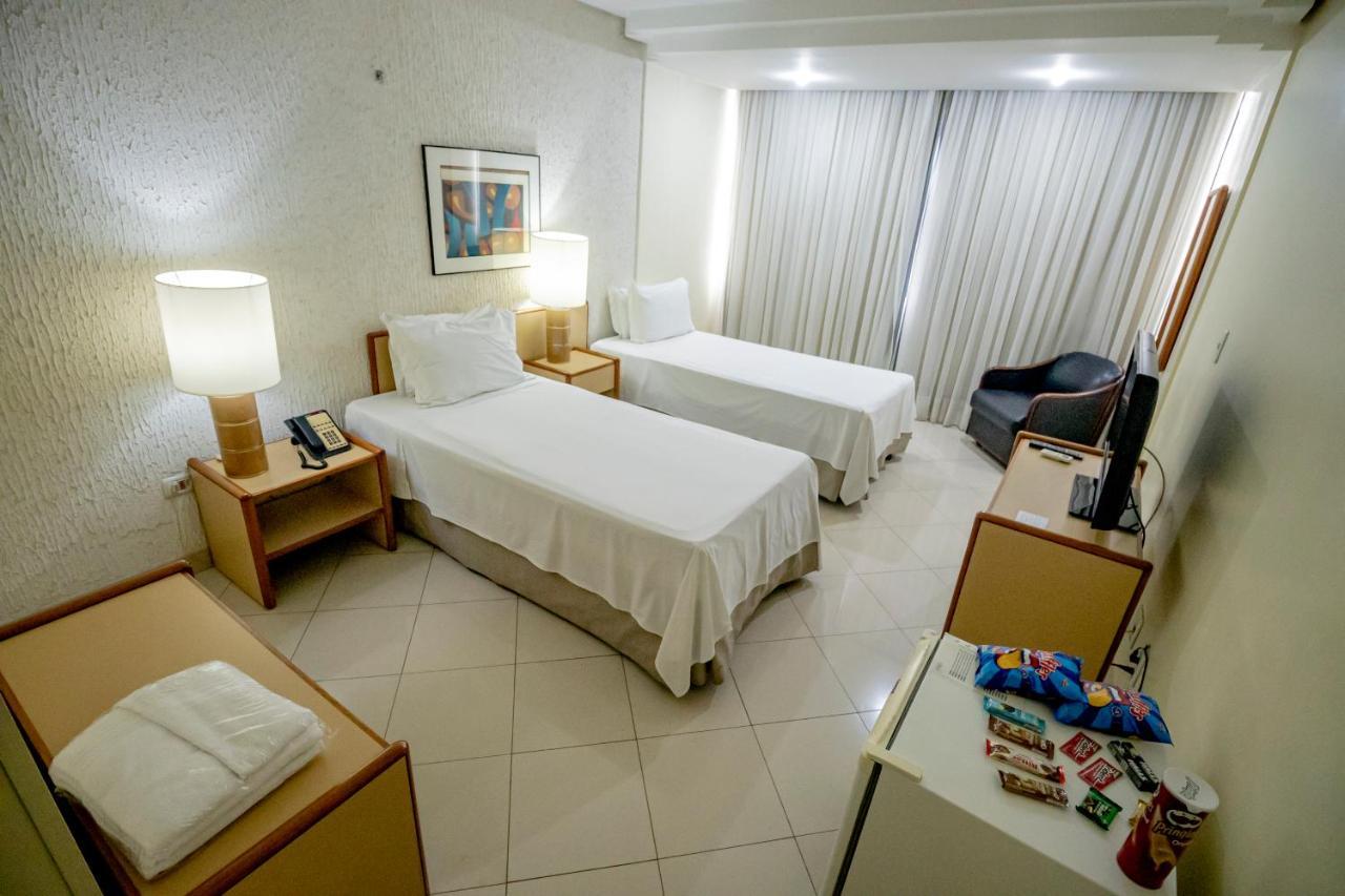 Like Ue Hotel Гоянія Екстер'єр фото