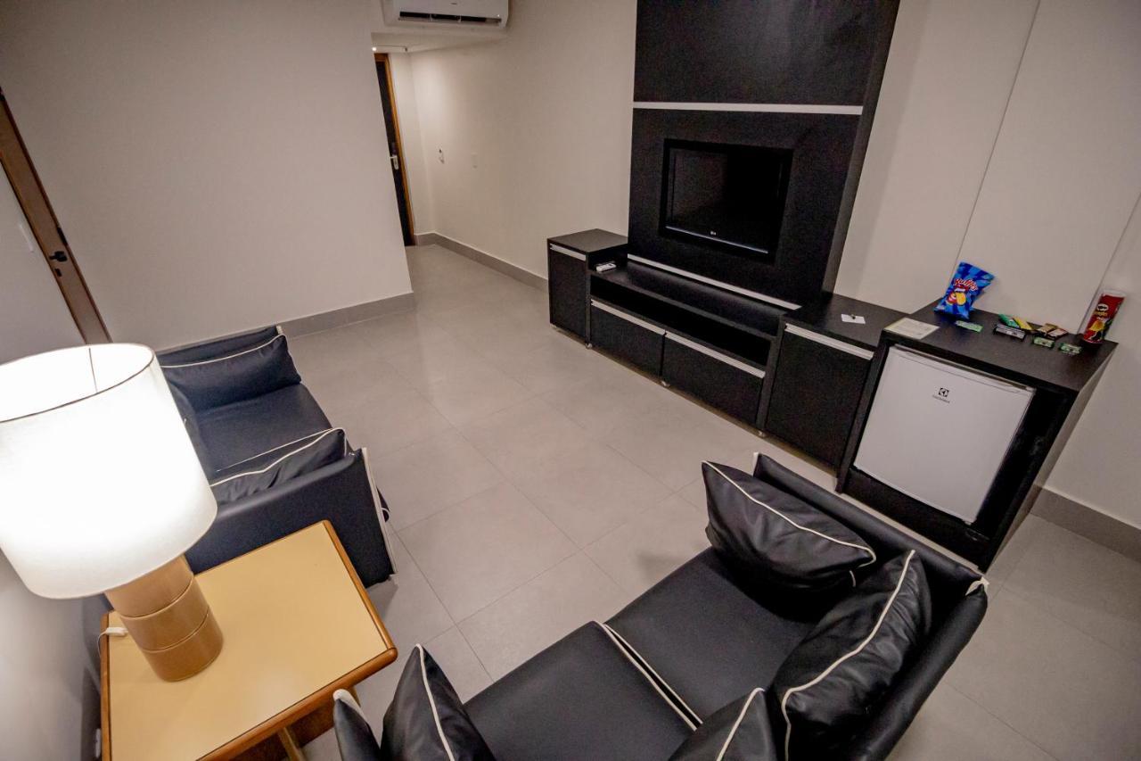 Like Ue Hotel Гоянія Екстер'єр фото