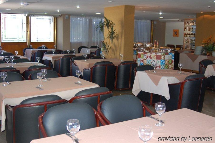 Like Ue Hotel Гоянія Ресторан фото