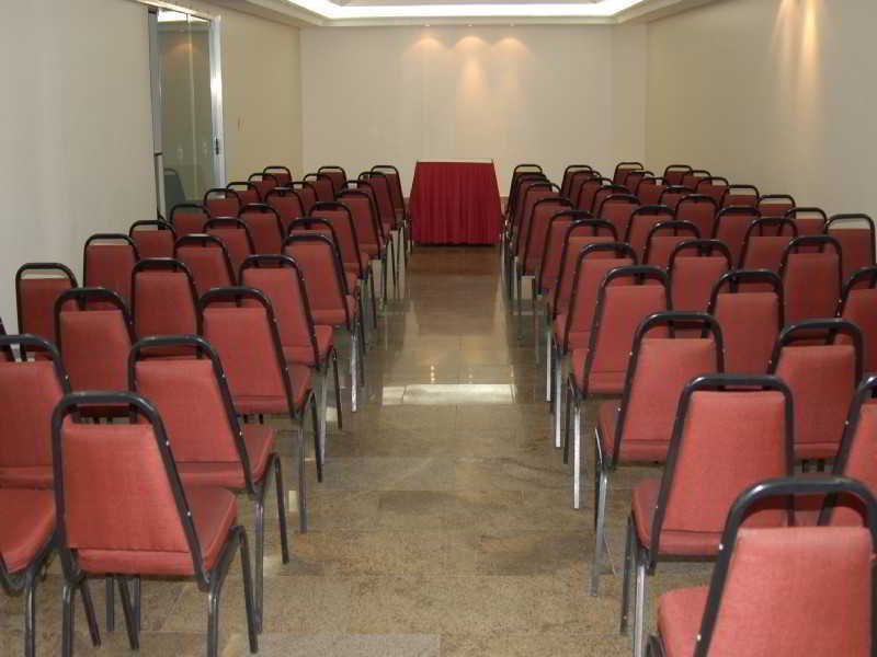 Like Ue Hotel Гоянія Зручності фото